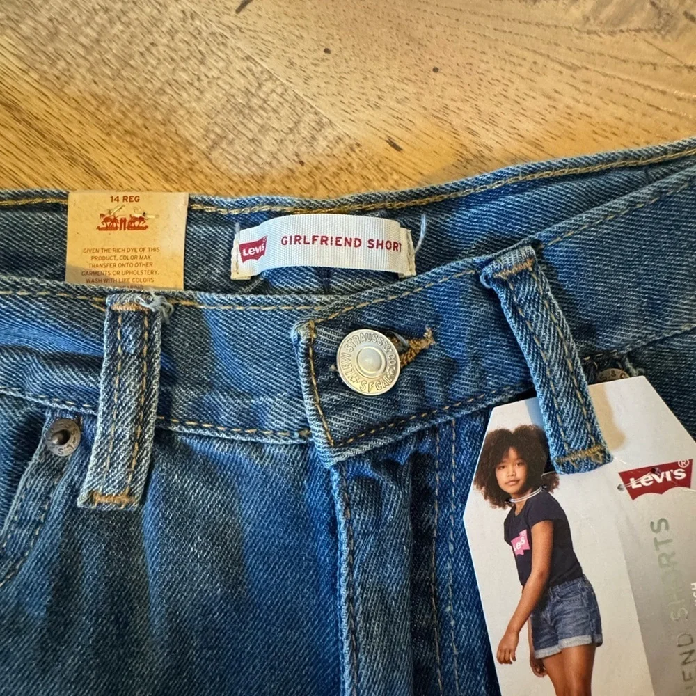 Levi’s Girls Girlfriend Denim Shorts Cuffed Adjustable Waist Size 14 NWT